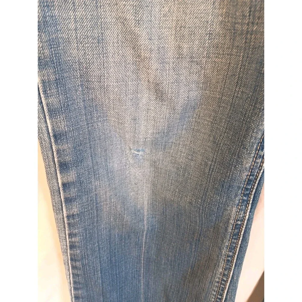Levi's Women's Size 6 Medium 526 Slender Boot Cut Blue Denim Jeans Cotton Blend